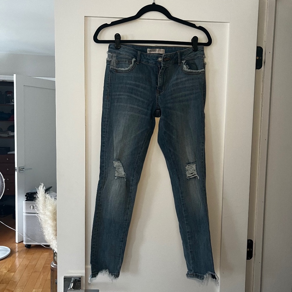 like new zara basic jeans-distressed detailing- light wash jeans